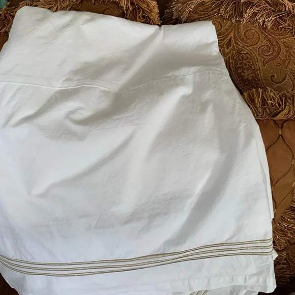 Pottery Barn Twin bed skirt